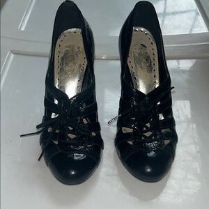 Black Heeled Shoes